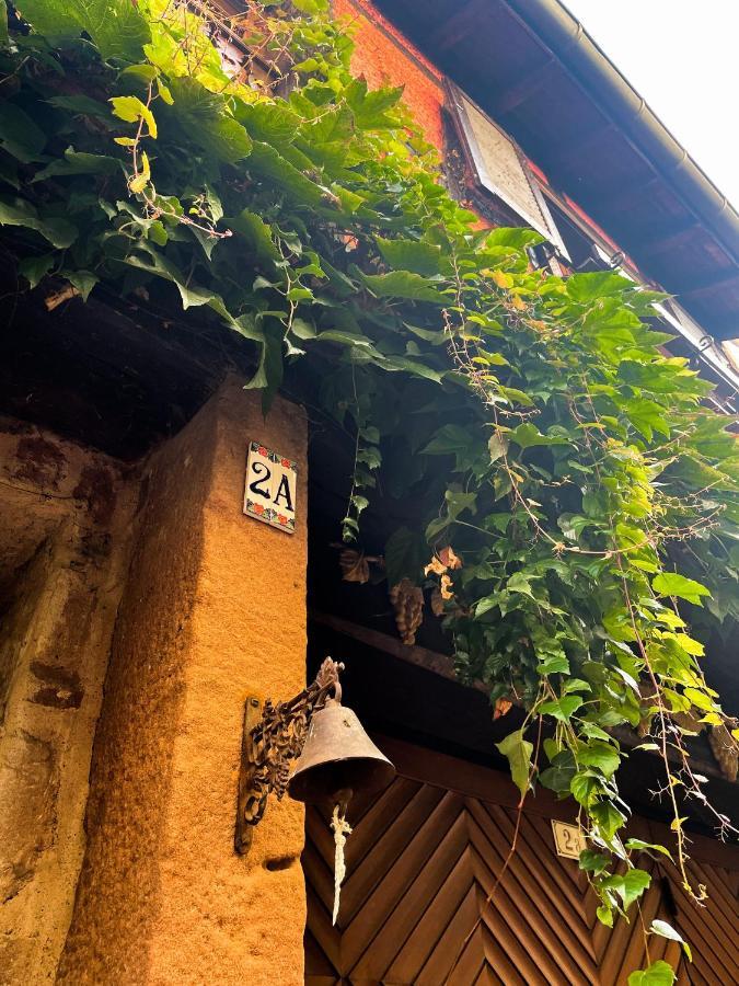 La Maison Rouge Au Coeur De La Ville. Riquewihr Luaran gambar